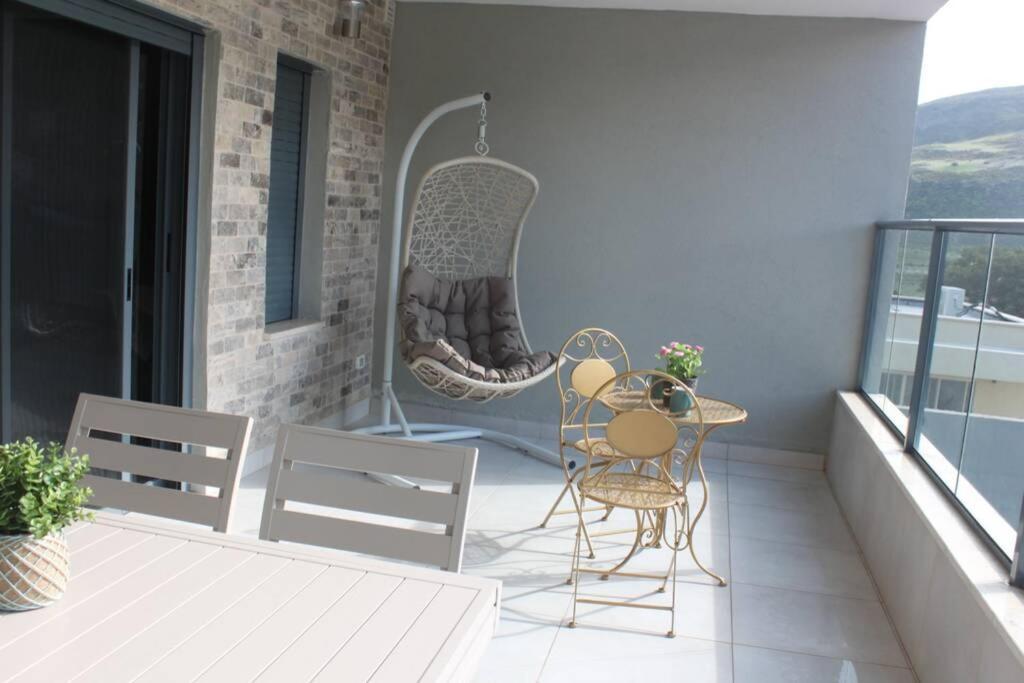 נוף הארבל עם חלון לכינרת Apartment Migdal Exterior foto