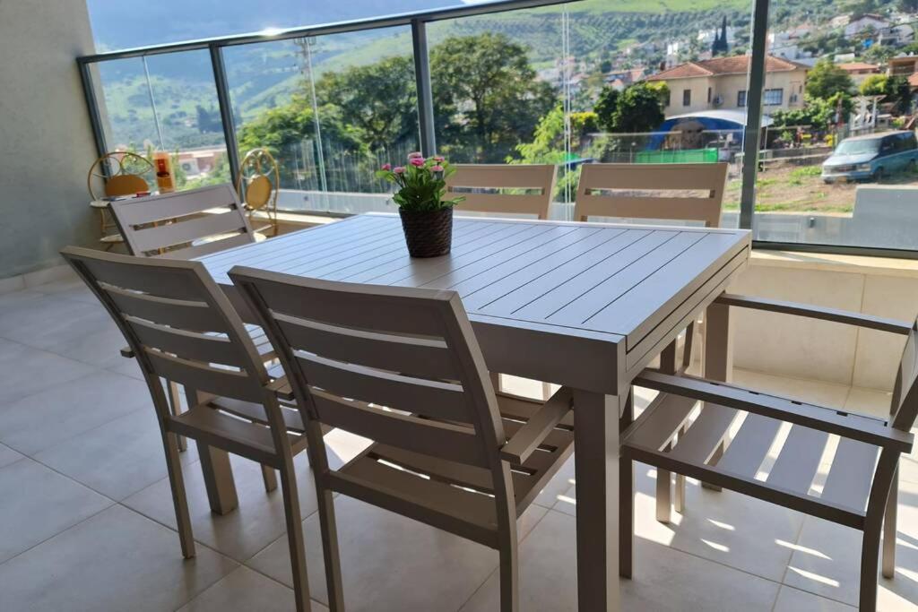 נוף הארבל עם חלון לכינרת Apartment Migdal Exterior foto
