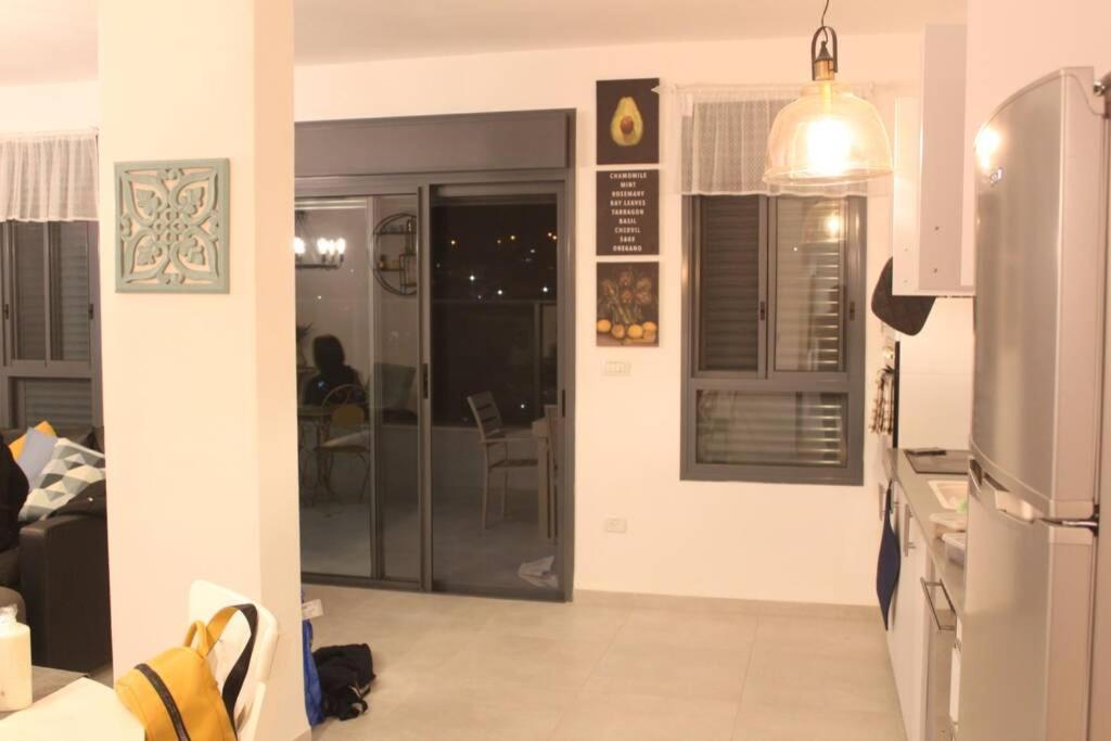 נוף הארבל עם חלון לכינרת Apartment Migdal Exterior foto