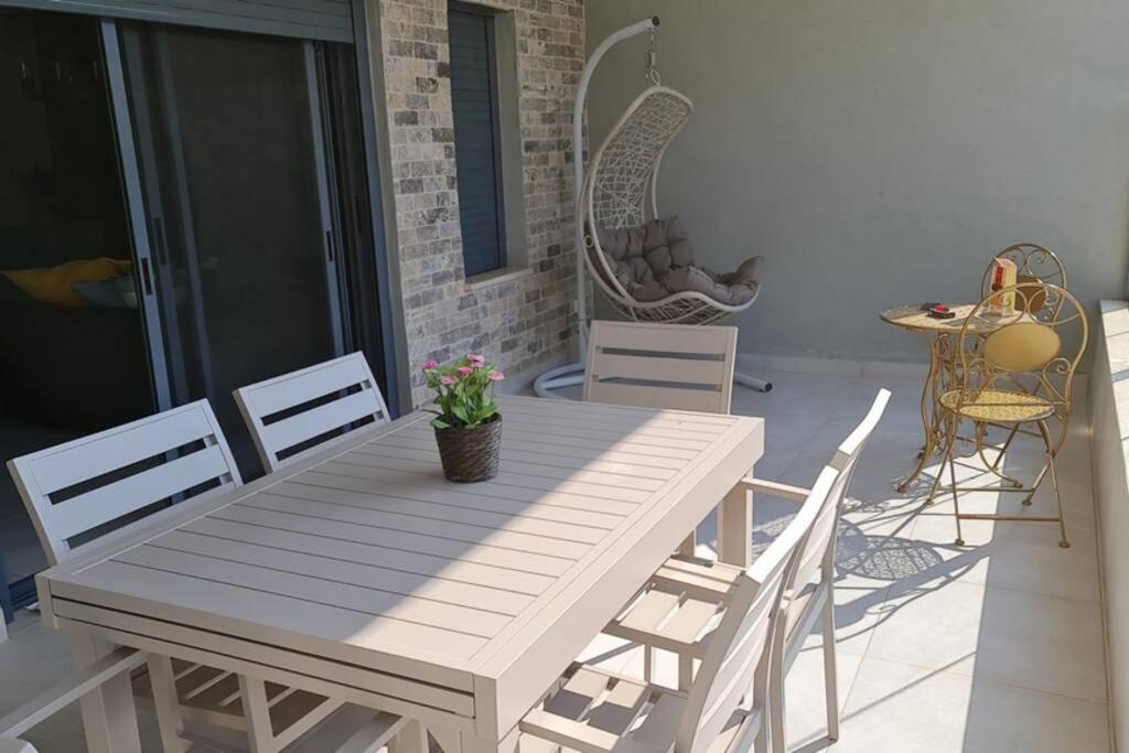 נוף הארבל עם חלון לכינרת Apartment Migdal Exterior foto