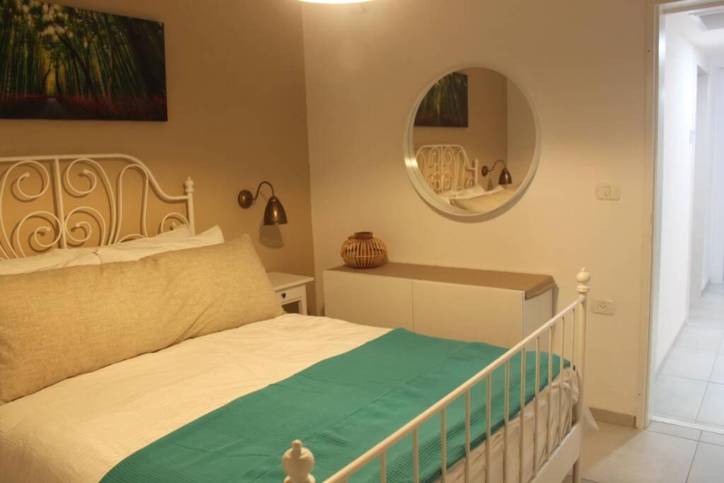 נוף הארבל עם חלון לכינרת Apartment Migdal Exterior foto
