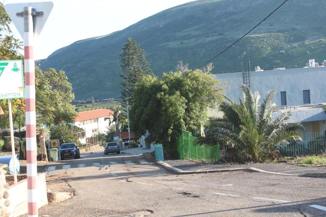 נוף הארבל עם חלון לכינרת Apartment Migdal Exterior foto